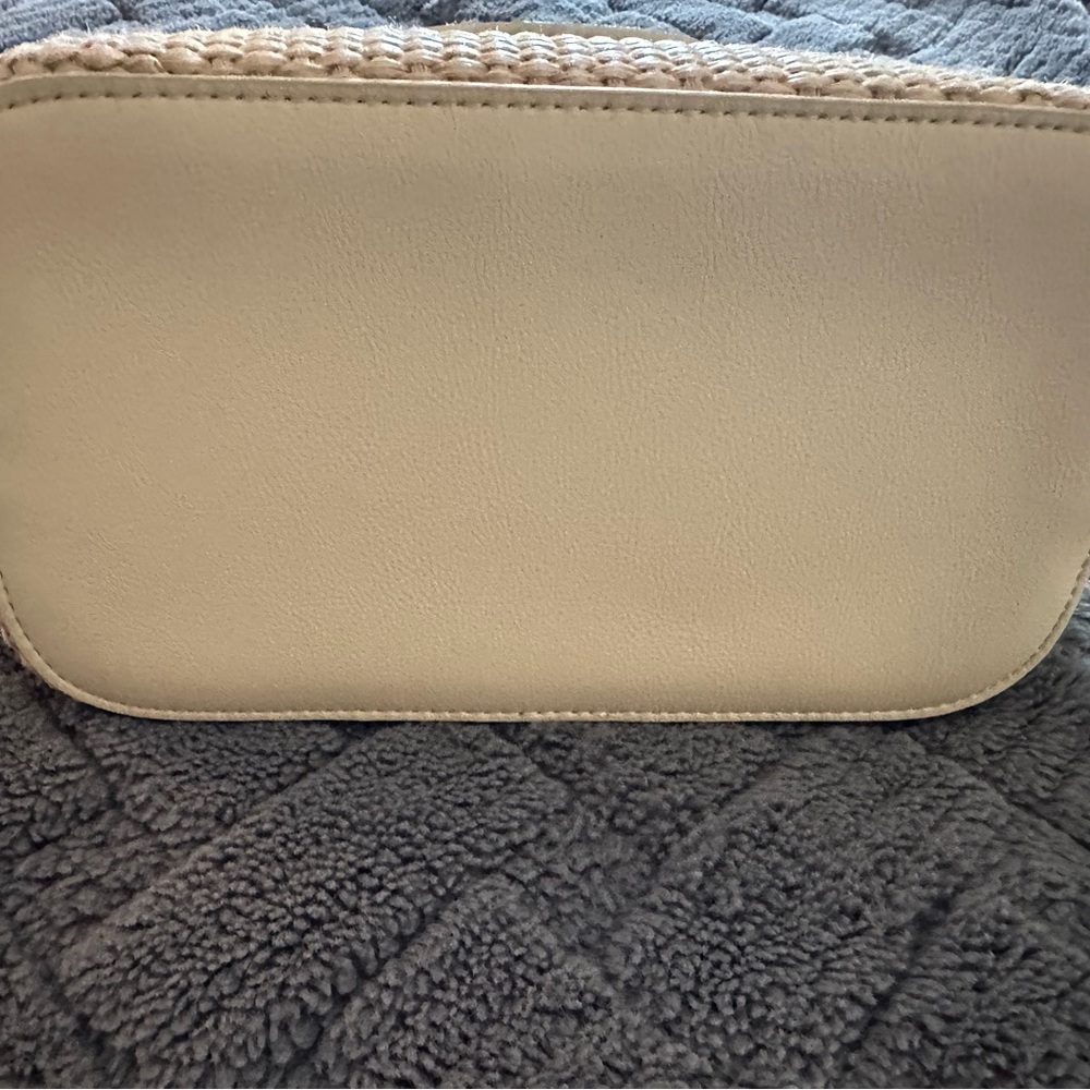 Valentino by Mario Beige Woven Shoulder Bag - Picture 2 of 5